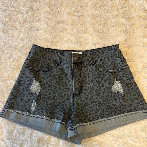 Easel Gray and Black Leopard Print Jean Shorts Distressed - Picture 1 of 5